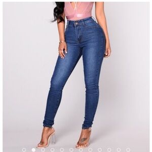 Fashion Nova First Pick high rise jeans-NWT. Retail 39